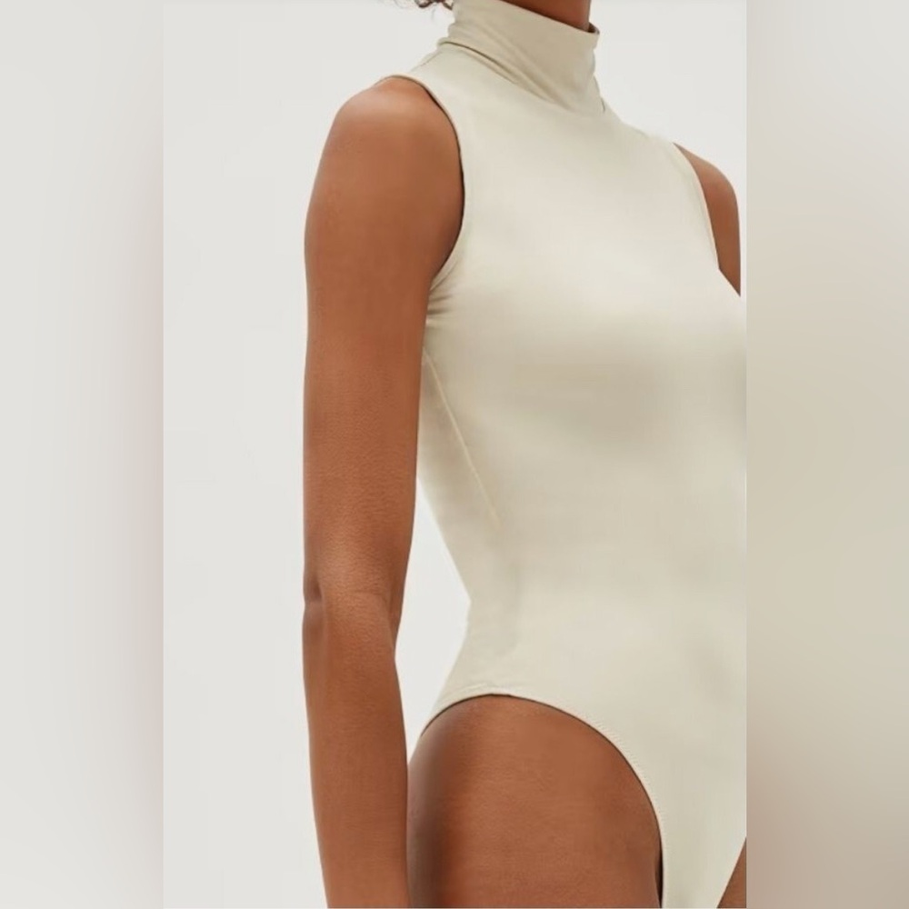 EVERLANE The Luster Mockneck Bodysuit Sandstone Sleeveless Turtleneck SzXXS